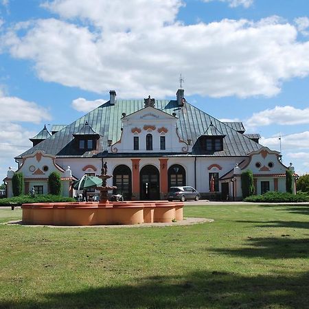 Palac W Czyzowie Szlacheckim Czyzow Szlachecki Eksteriør bilde