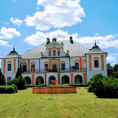 Palac W Czyzowie Szlacheckim Czyzow Szlachecki Eksteriør bilde