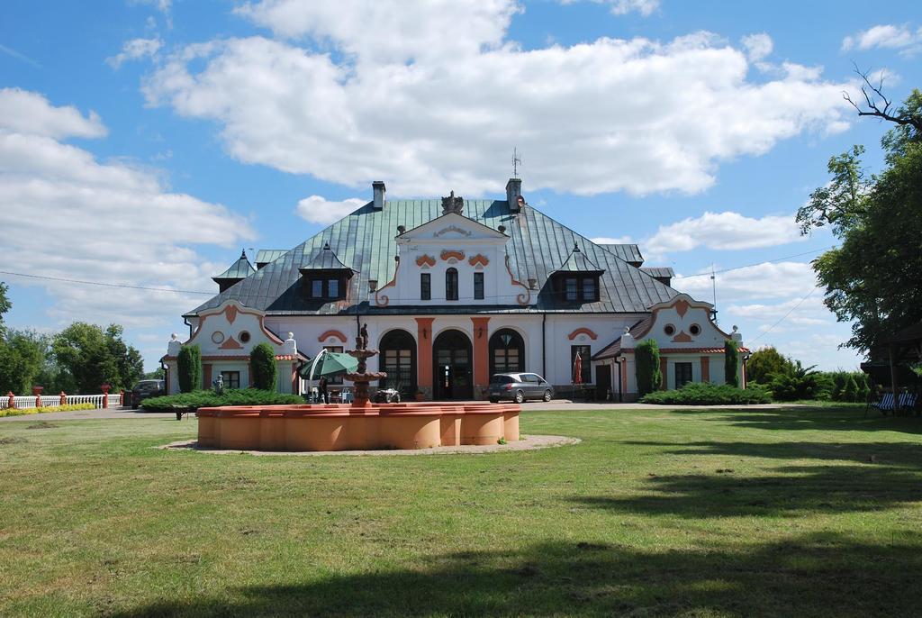 Palac W Czyzowie Szlacheckim Czyzow Szlachecki Eksteriør bilde
